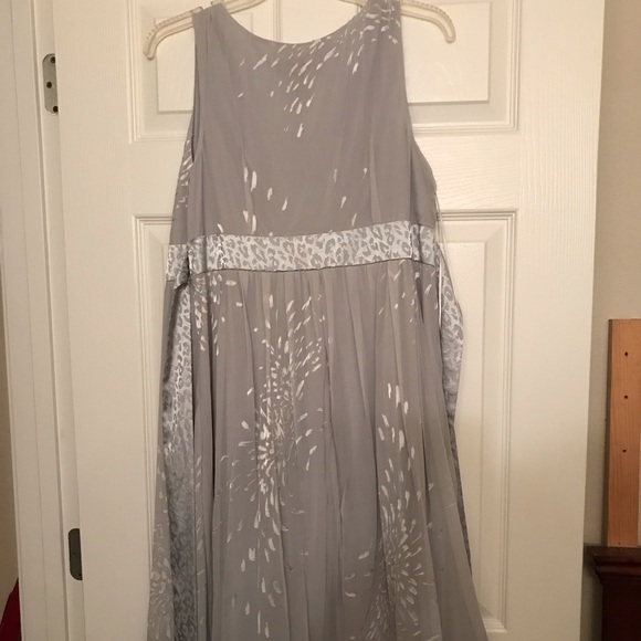 Beautiful Silver Dress - Picture 2 of 5